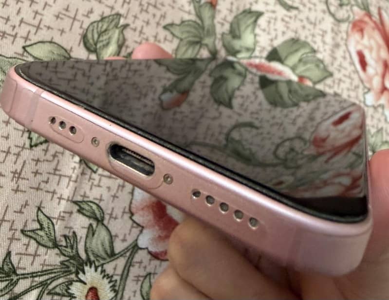 Apple iPhone 15 3