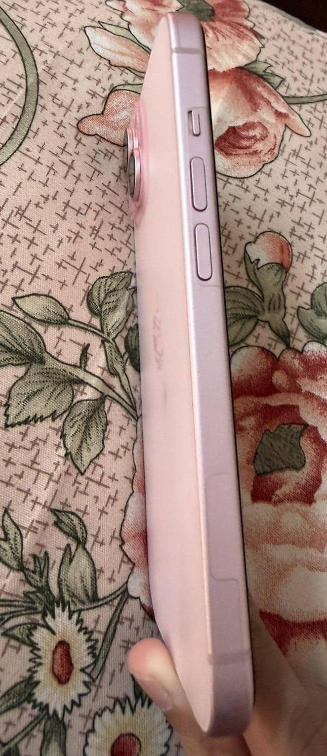 Apple iPhone 15 5