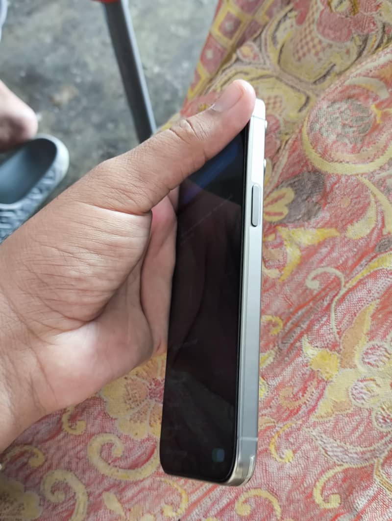 Apple iPhone 15 Pro Max 5