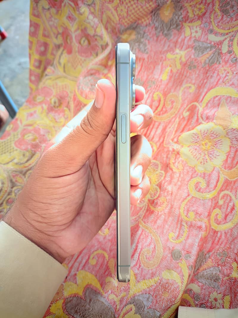 Apple iPhone 15 Pro Max 10