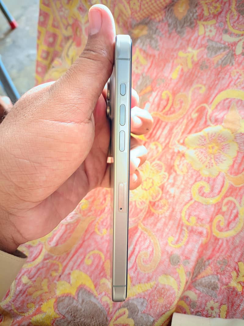 Apple iPhone 15 Pro Max 14