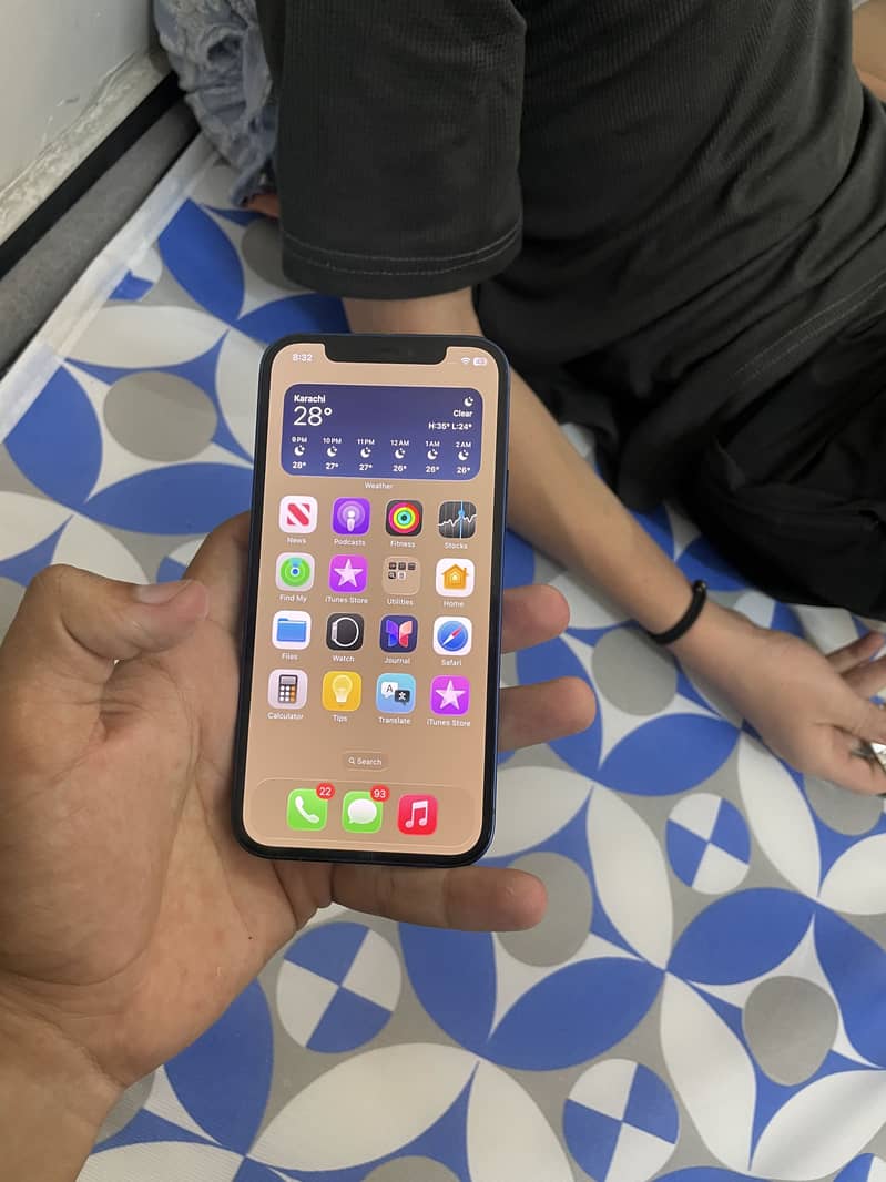 Apple iPhone 12 0
