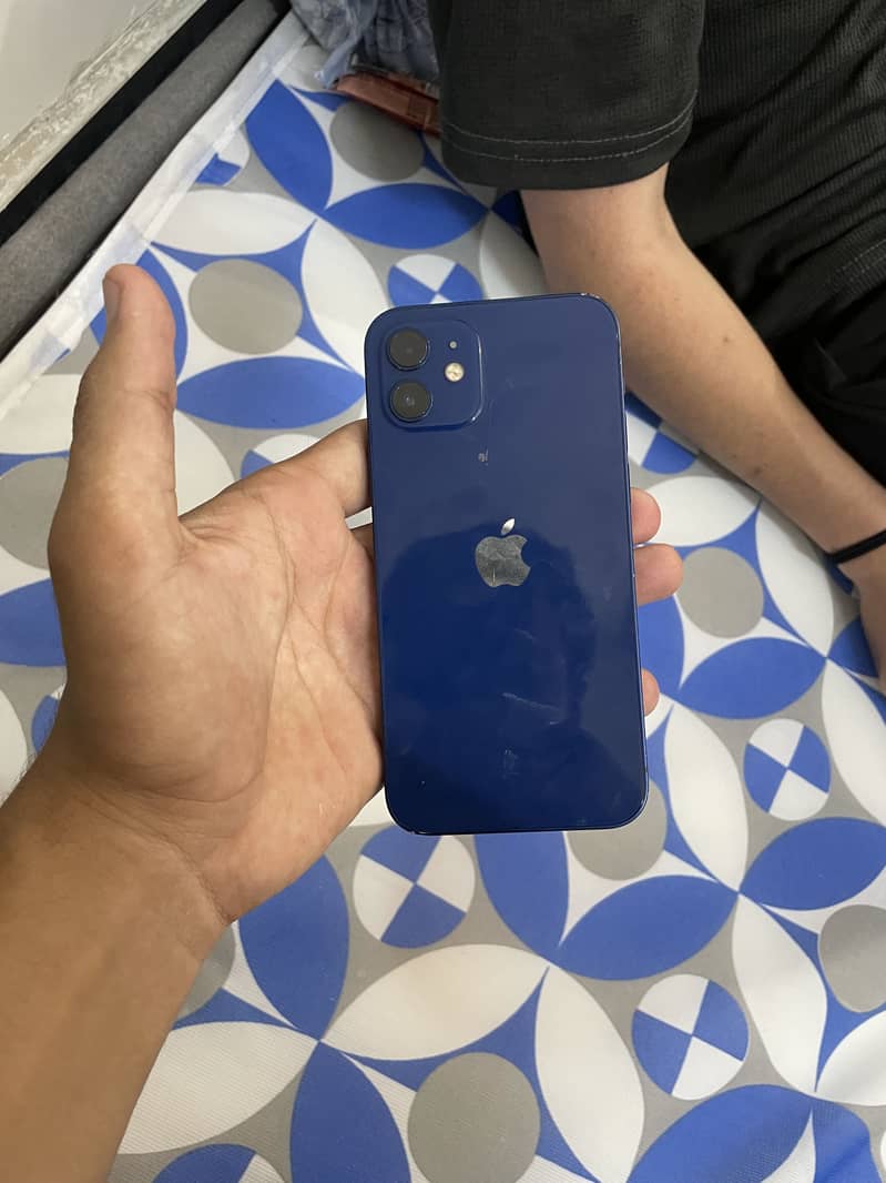 Apple iPhone 12 3