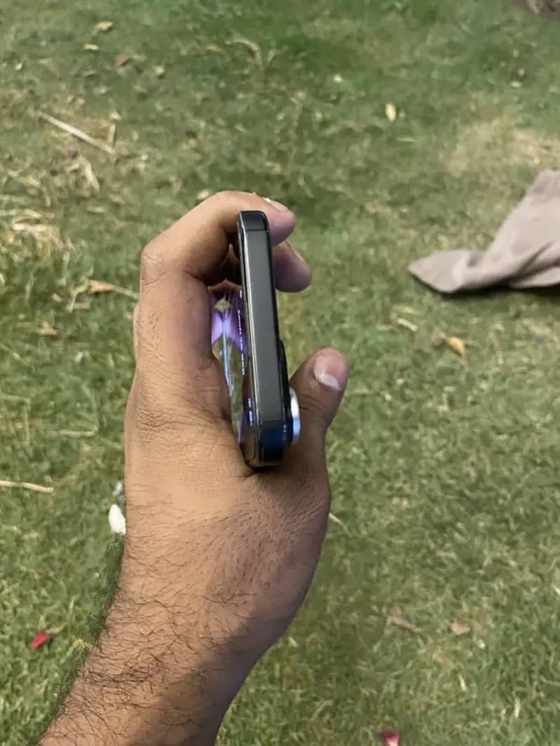 Apple iPhone 15 3