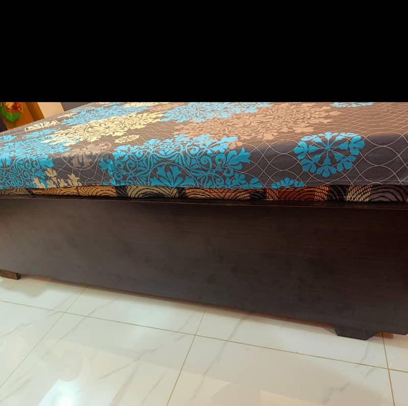 King size bed 2