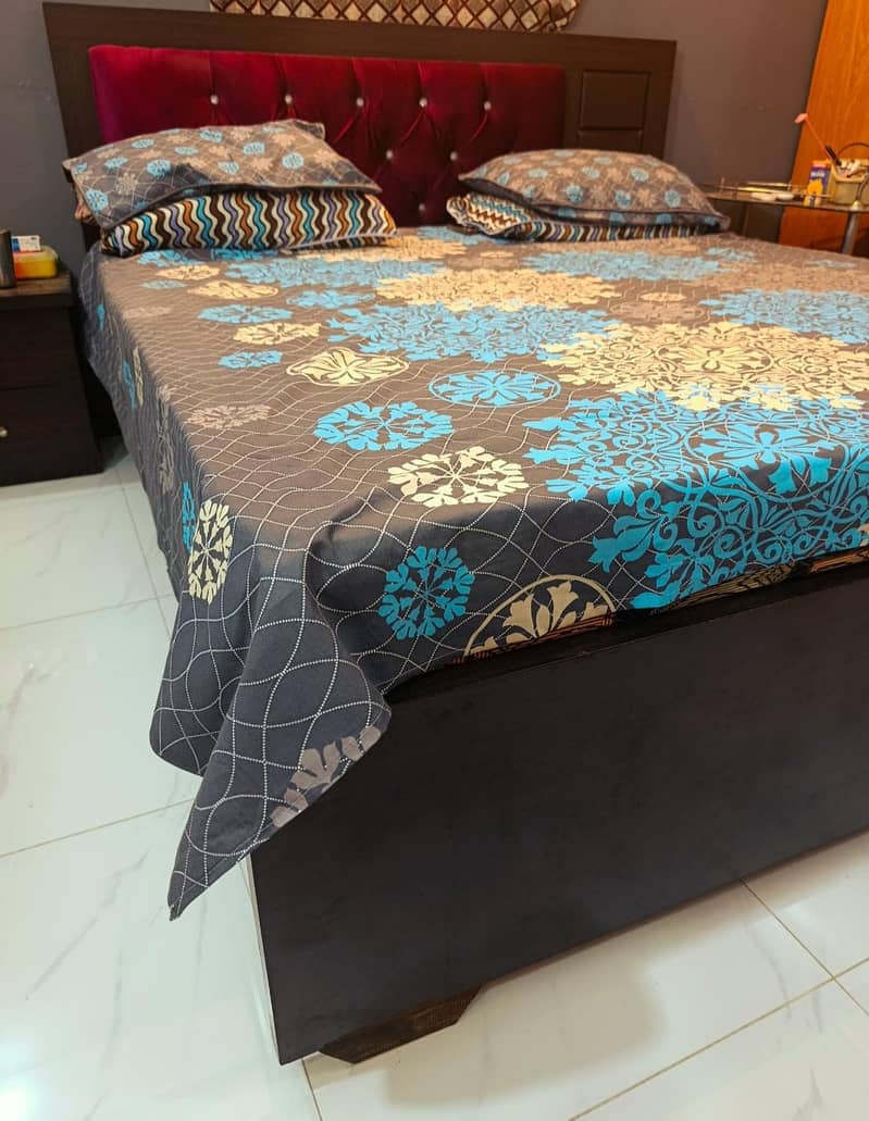 King size bed 4