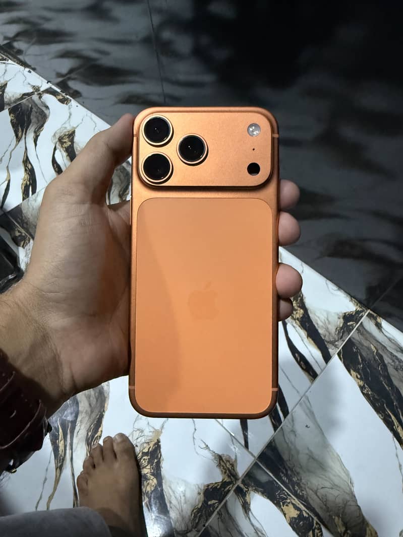Apple iPhone 17 Pro Max 2