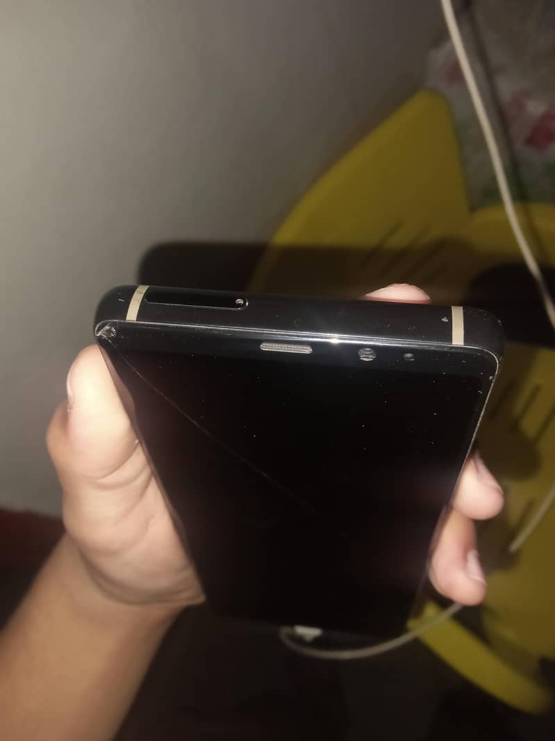 Samsung Mobile Note 8 4
