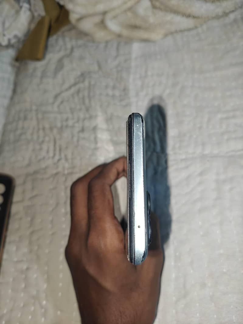 Realme 8 Pro 4