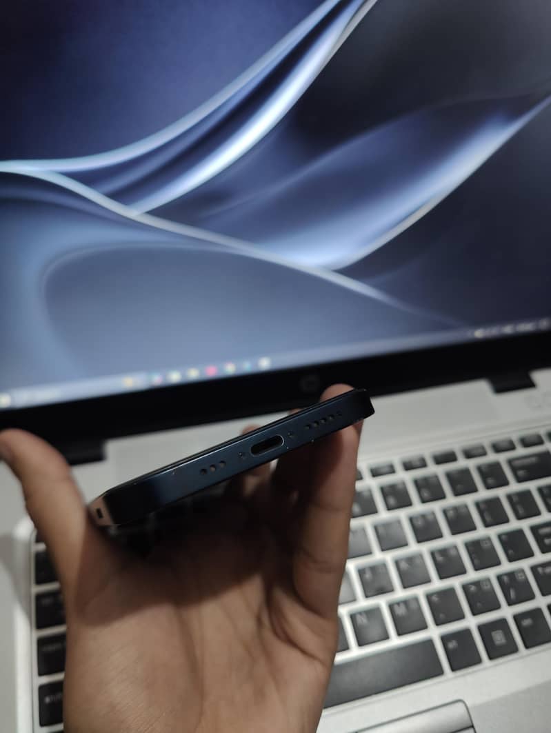 Apple iPhone 12 5