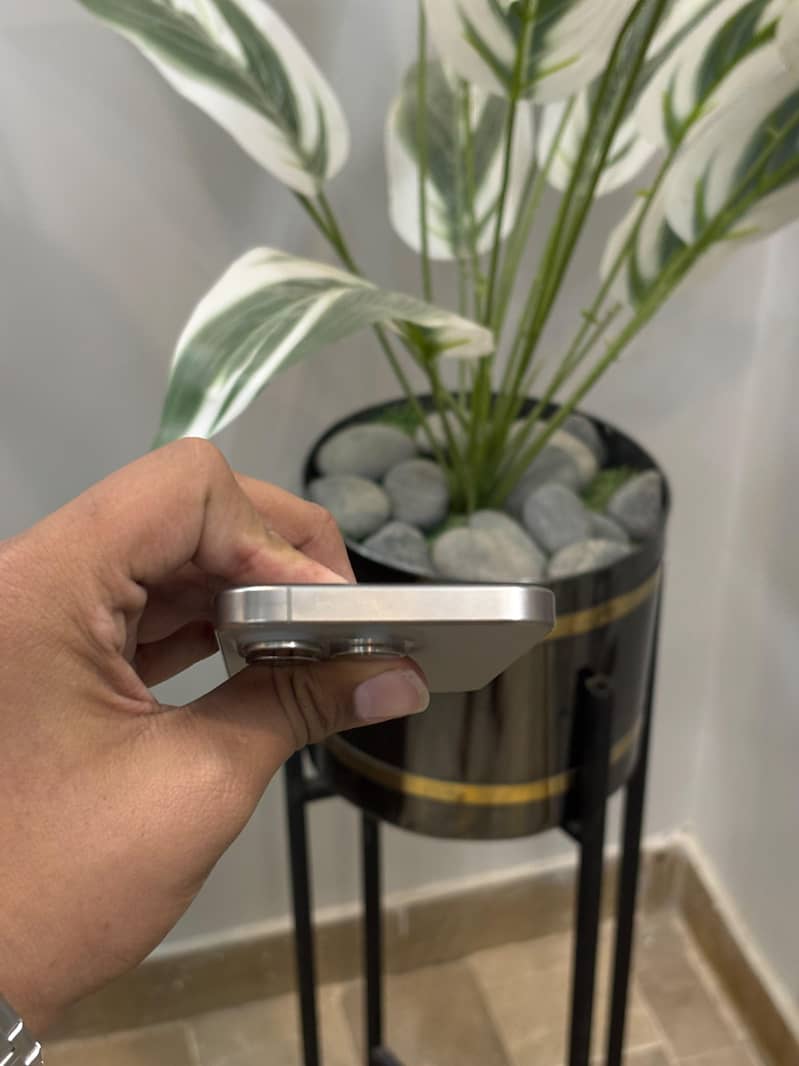 IPHONE 15 PRO 1