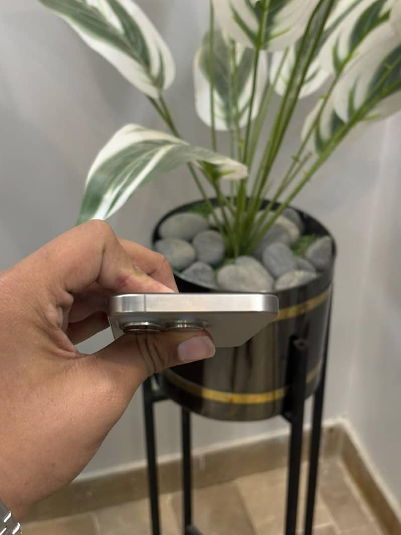 IPHONE 15 PRO 2