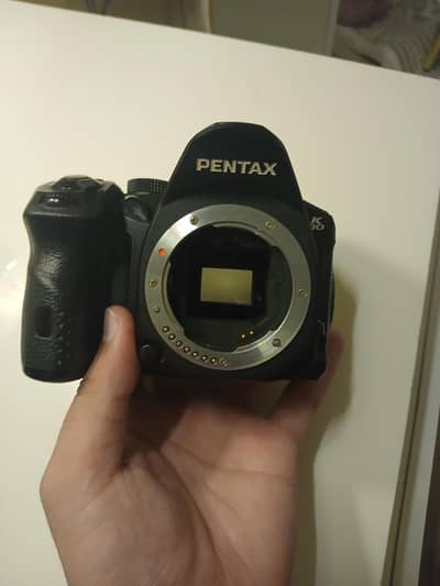 Pentax K-30 DSLR Camera + SMC Pentax-DA 18-55mm f/3.5-5.6 AL WR Lens