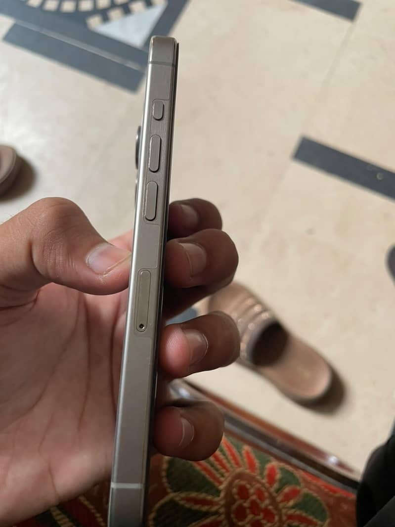 Apple iPhone 15 Pro 1