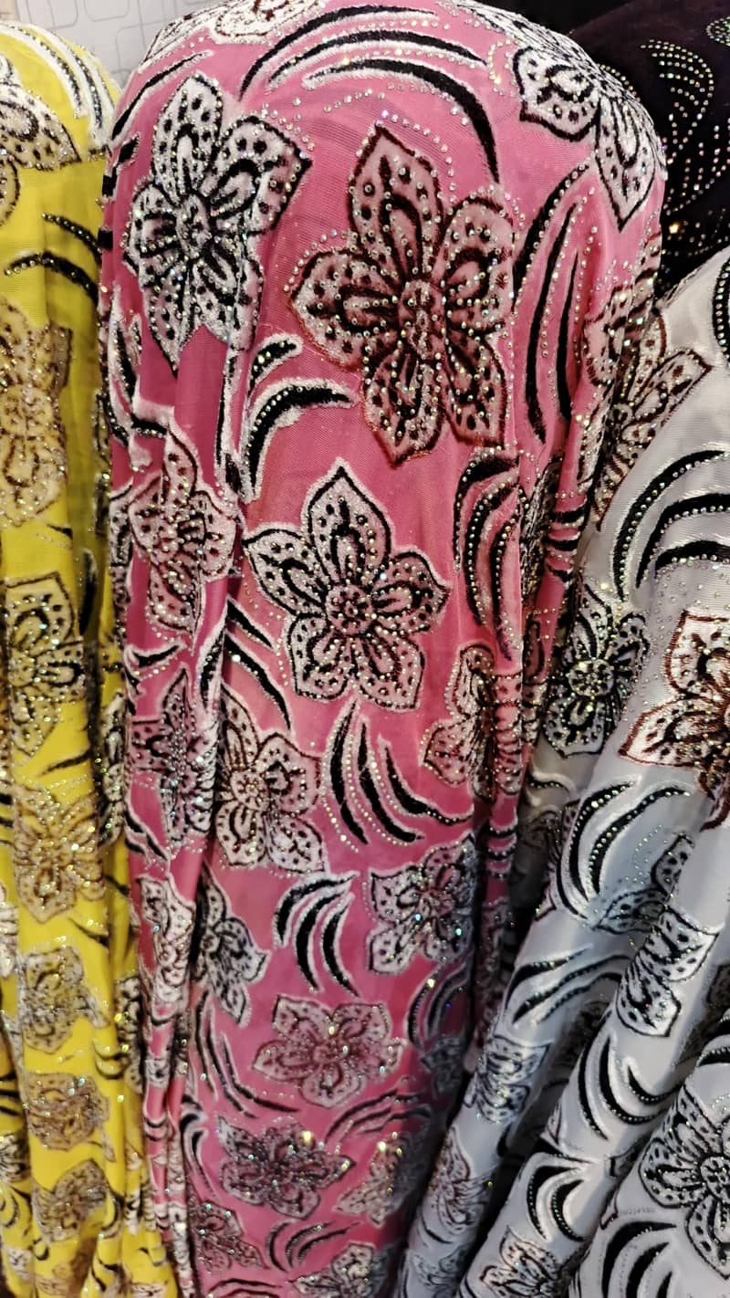 خوبصورت کڑھائی والا لیڈیز ڈریس فیبرک — پیلا اور سبز رنگ 4