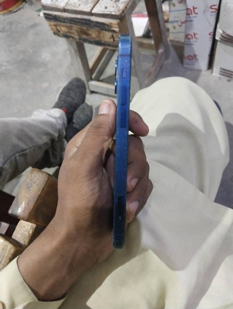 Apple iPhone 12 2