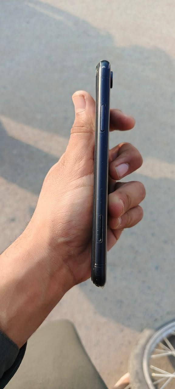 Apple iPhone XR 3