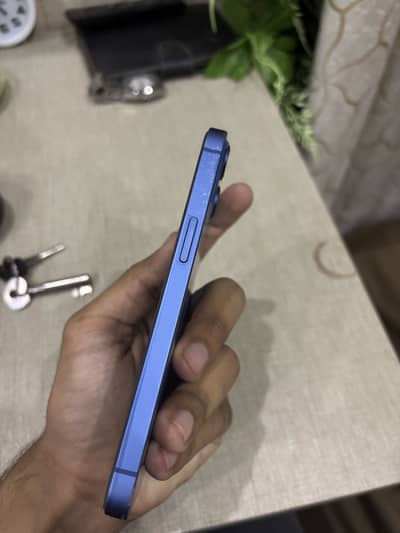 Apple iPhone 13 { urgent sale }