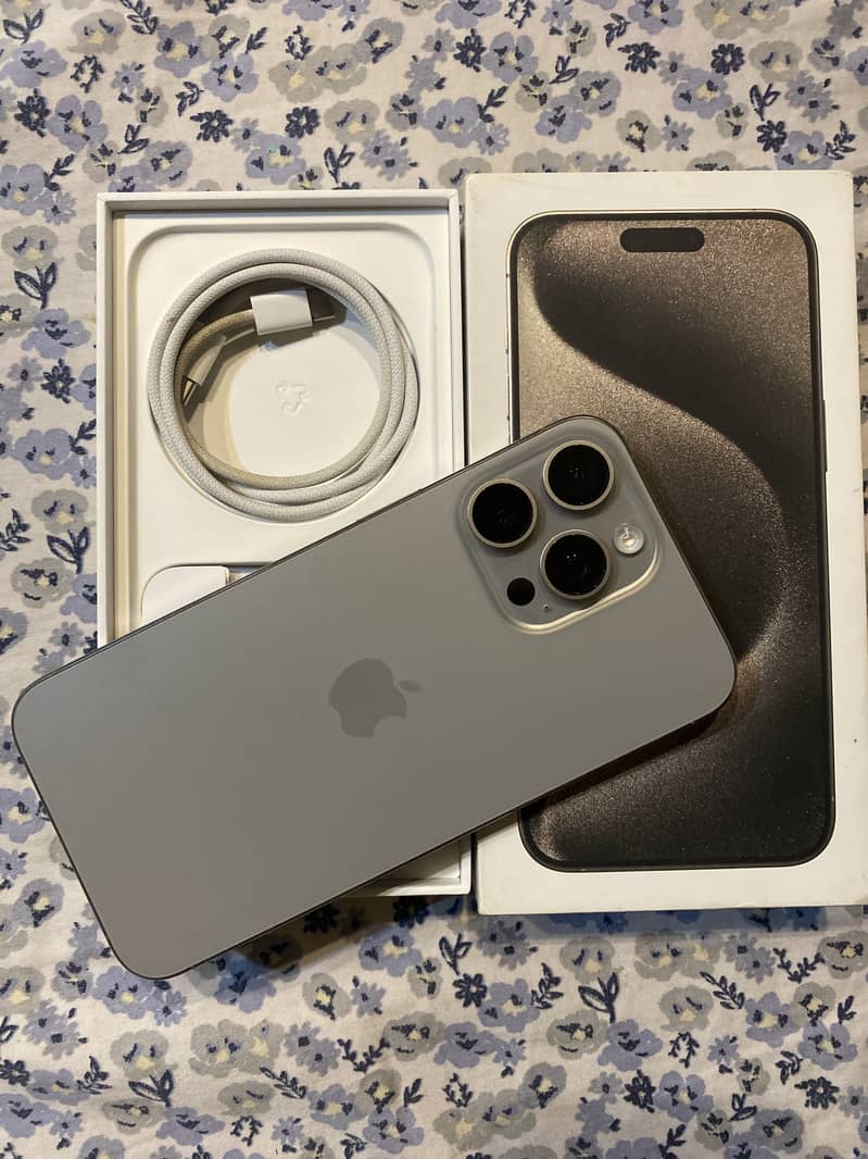 Apple iPhone 15 Pro Max 0