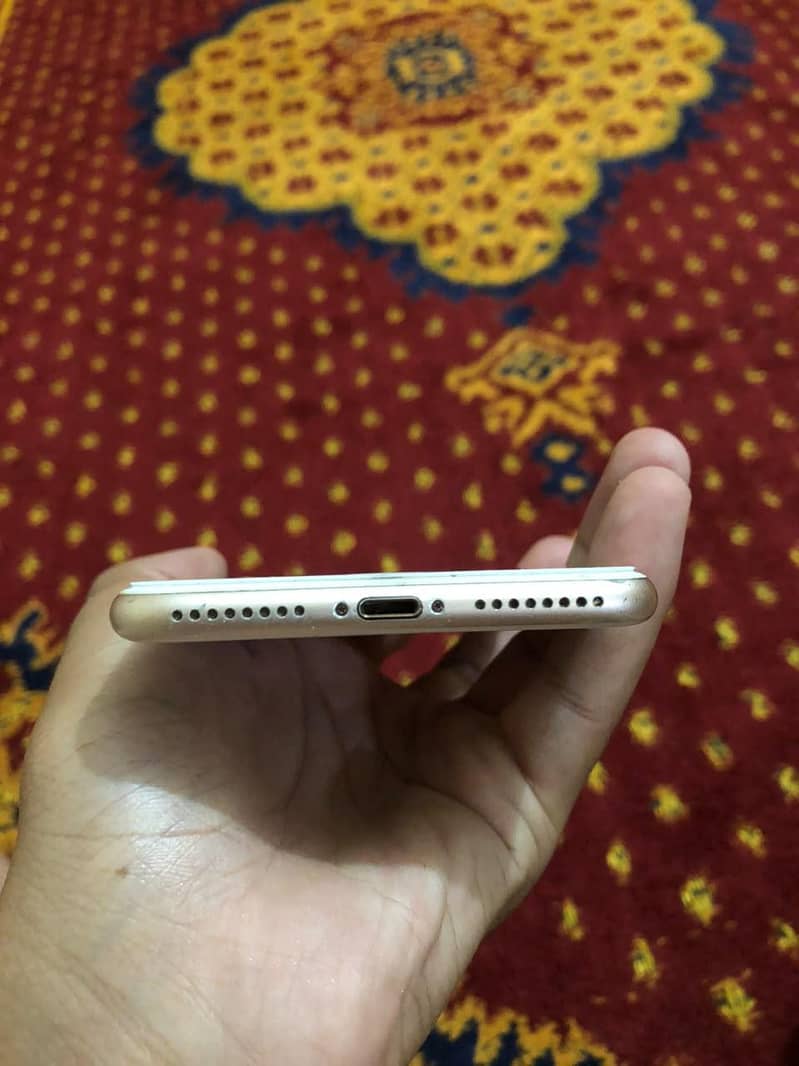 Apple iPhone 8 Plus 1