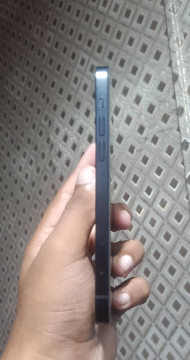 Apple iPhone 12 2