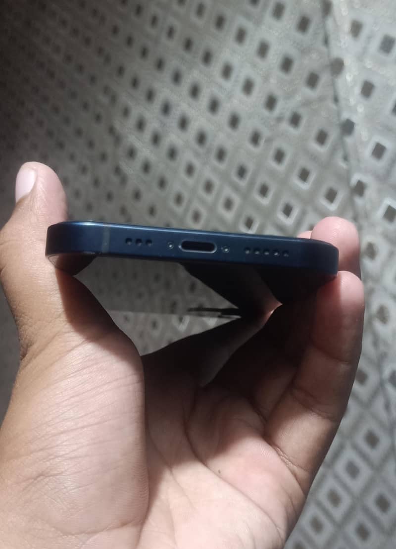 Apple iPhone 12 3