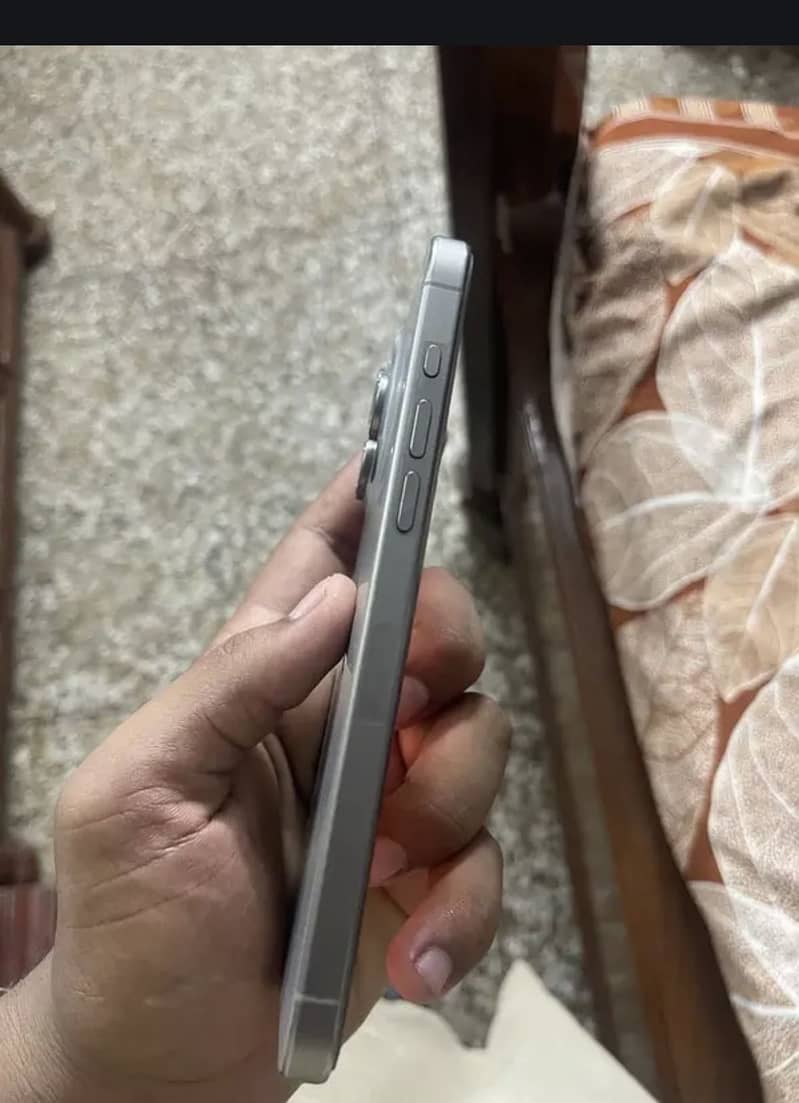 Apple iPhone 13 Pro Max 1