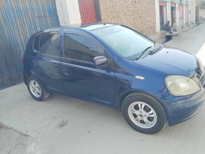 Toyota Vitz 2001 4
