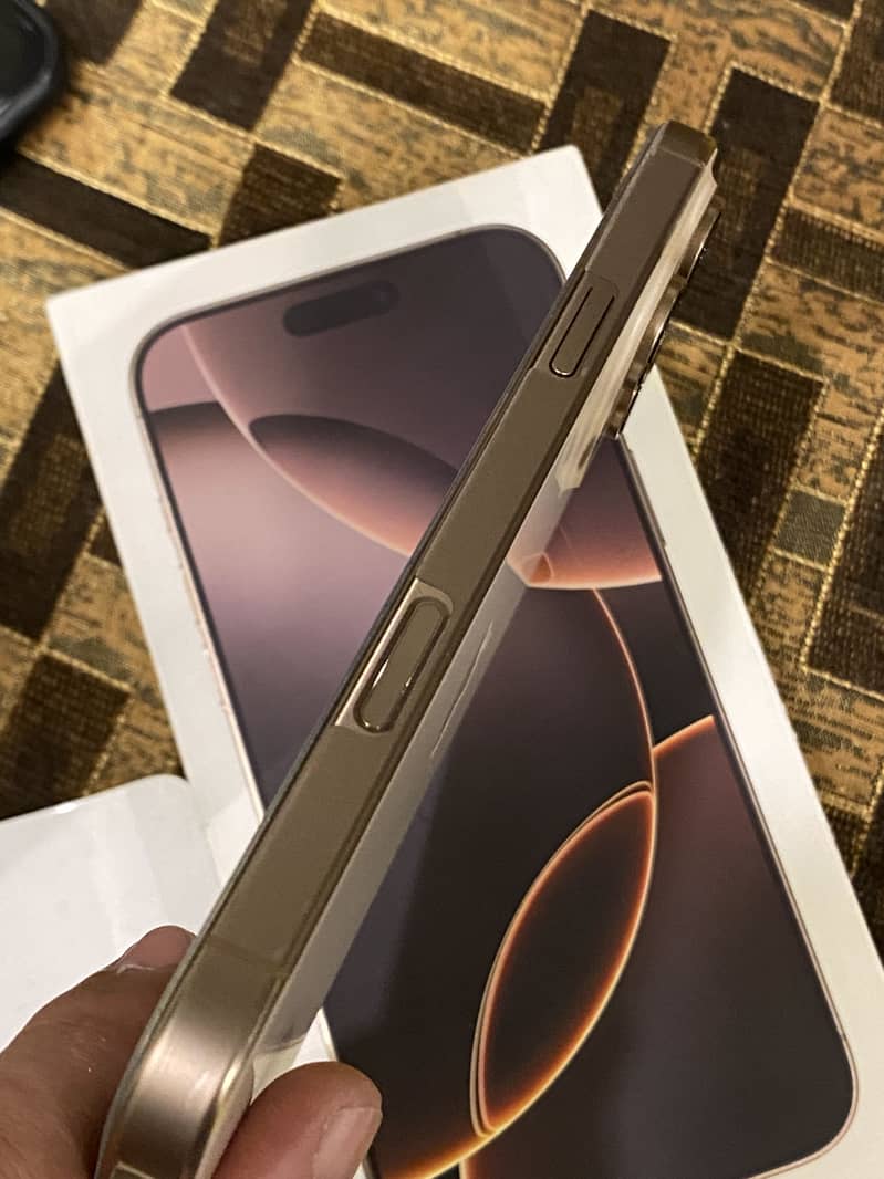 Apple iPhone 16 Pro Max 5