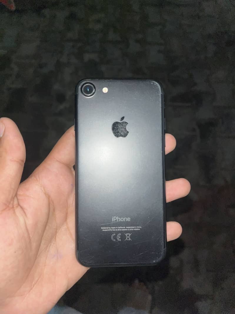Apple iPhone 7 2