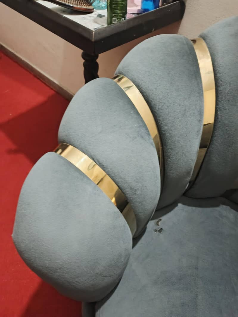 Crown Sofa Chairs 3