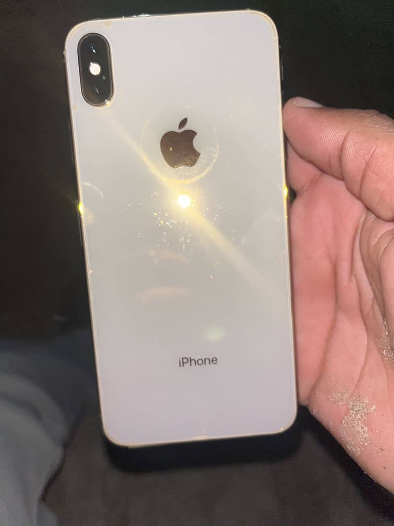 Apple iPhone XS Max 1