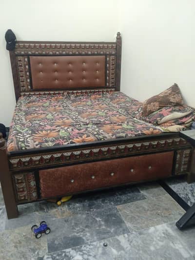 Without Mattress- Gaddy k Bina -iron bed in good condition |Double Bed