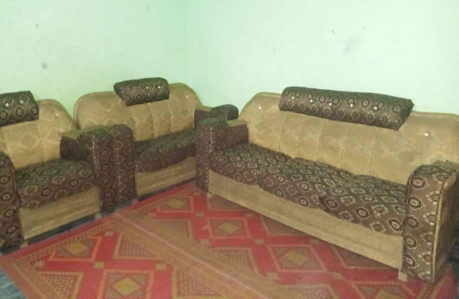6 sitters sofa set good condition 2