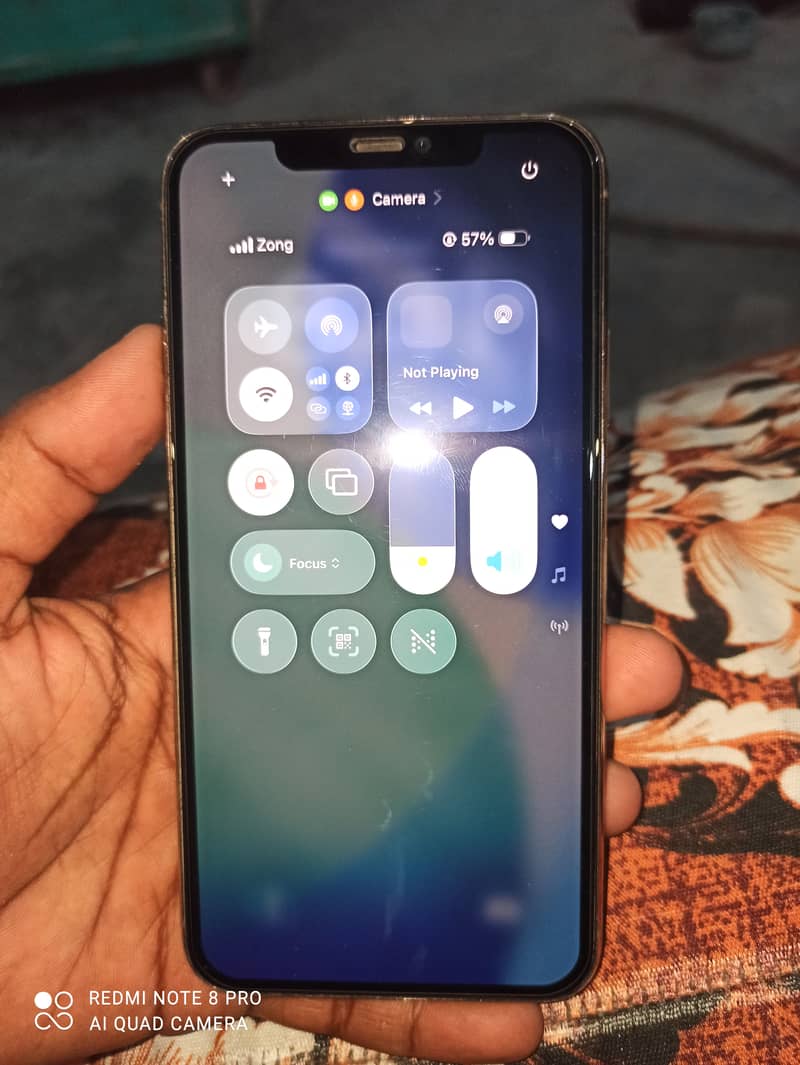Apple iPhone 11 Pro Max 2