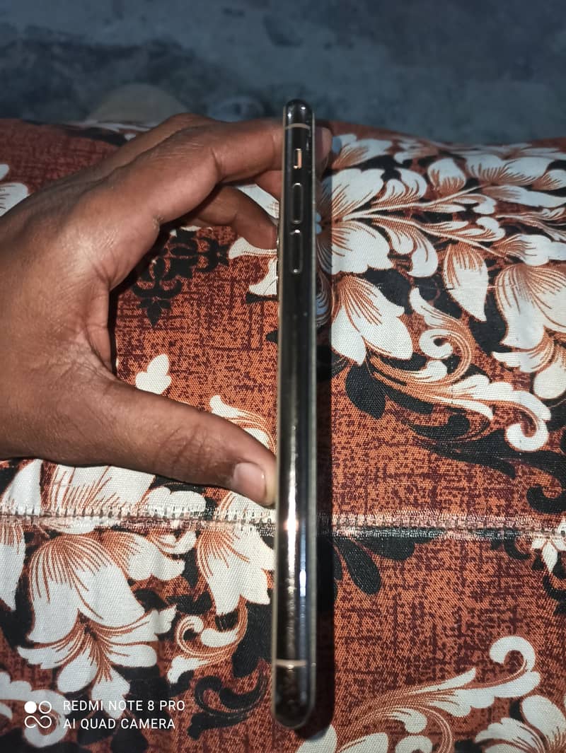 Apple iPhone 11 Pro Max 3