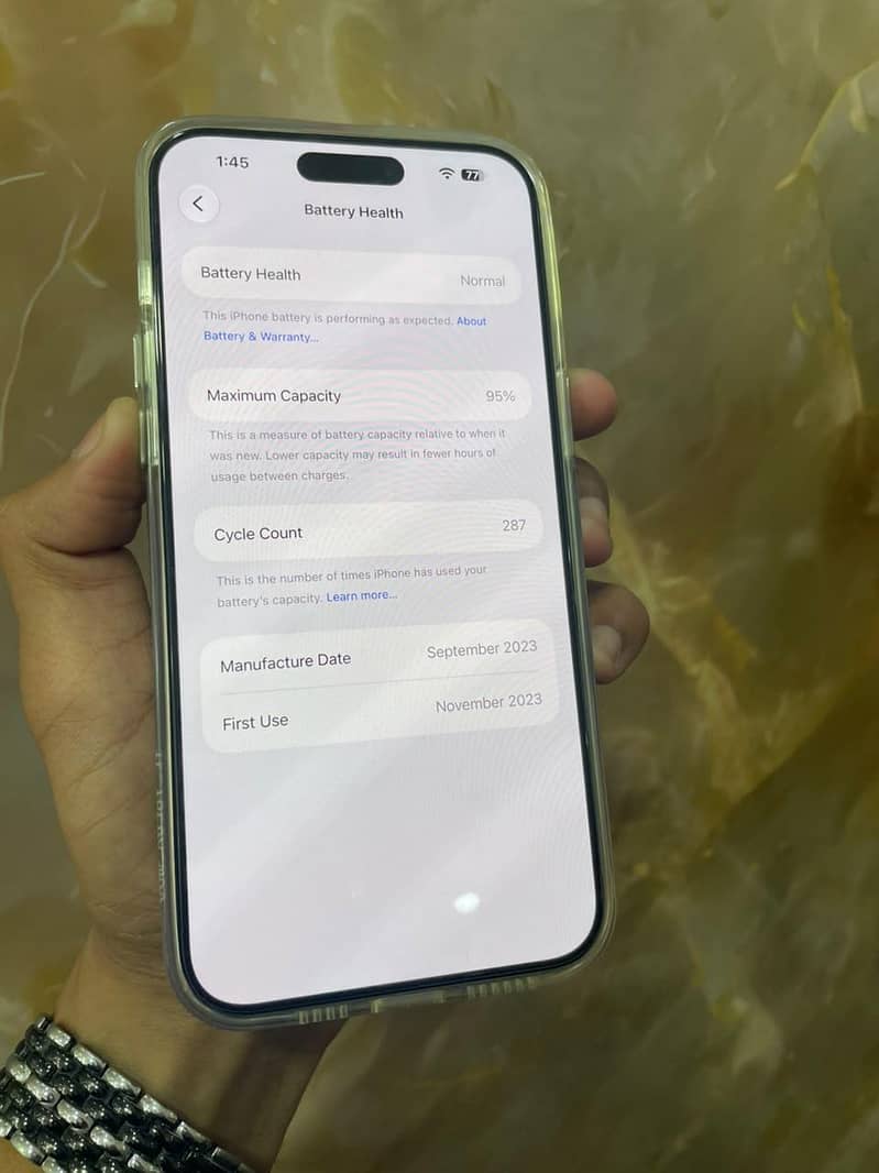 Apple iPhone 15 Pro Max 4