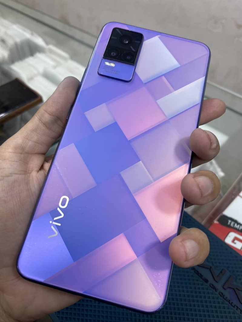Vivo V21e 4