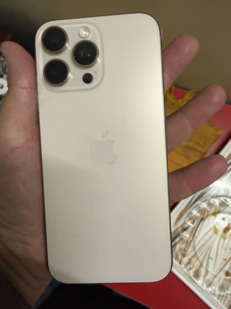 Apple iPhone 16 Pro Max 0
