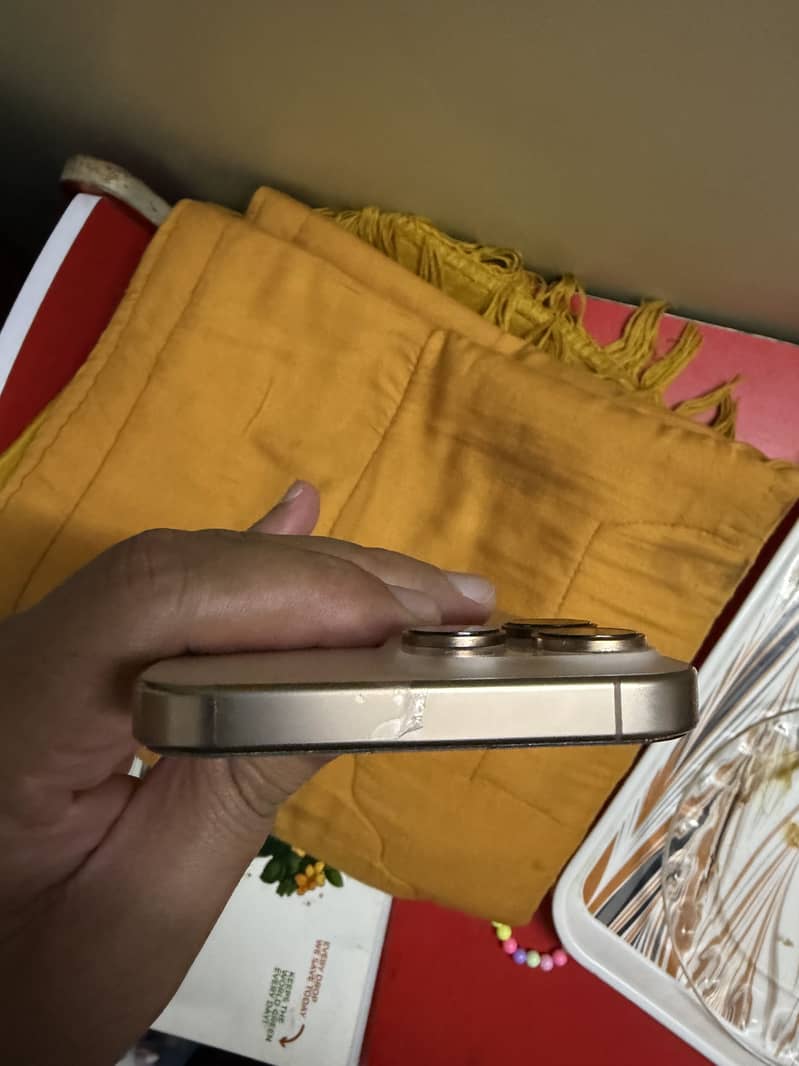 Apple iPhone 16 Pro Max 1