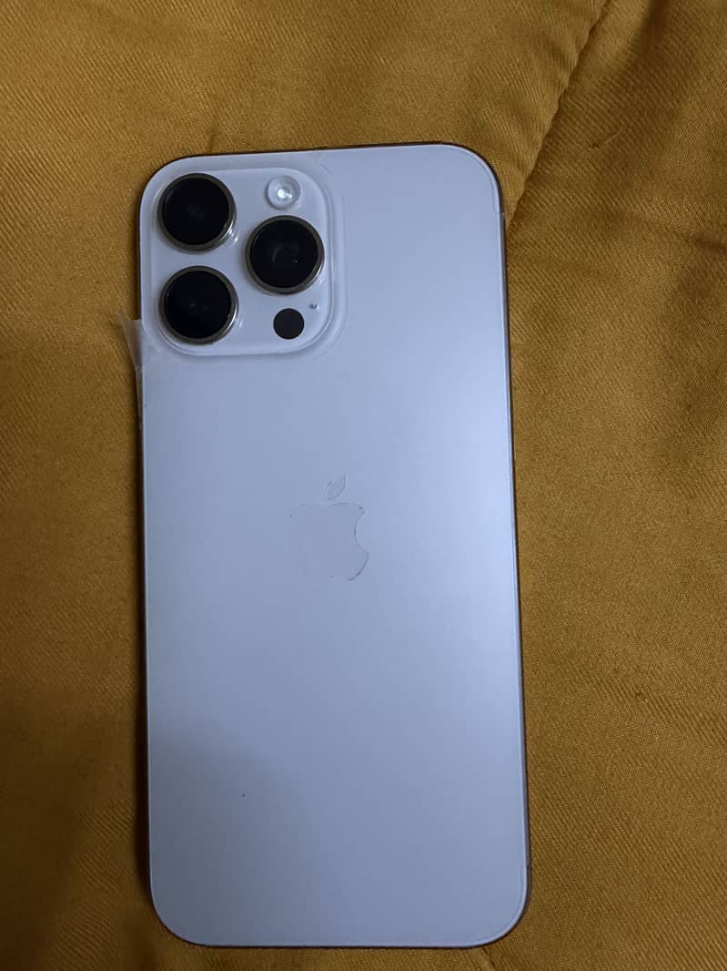 Apple iPhone 16 Pro Max 3