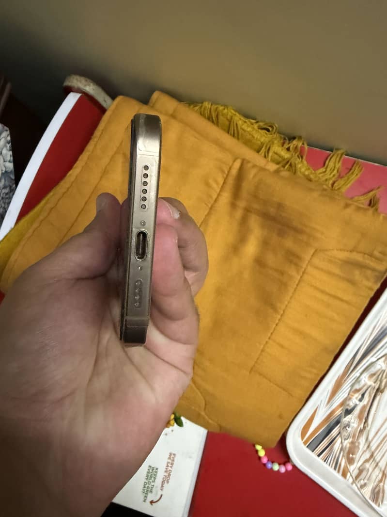 Apple iPhone 16 Pro Max 6