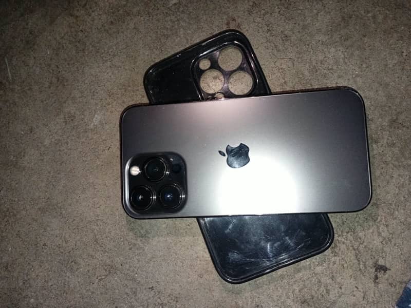 Apple iPhone 13 Pro 2