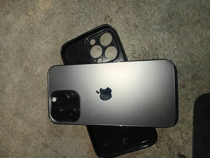 Apple iPhone 13 Pro 4