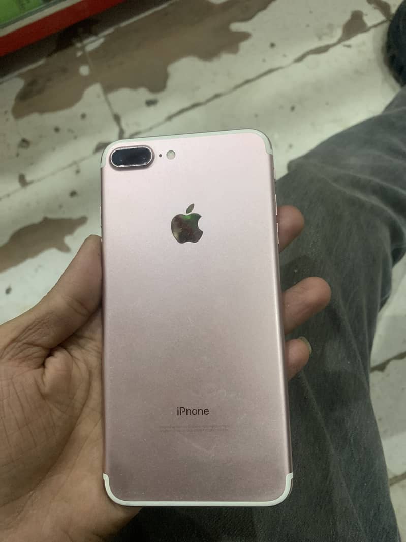 Apple iPhone 7 Plus 1