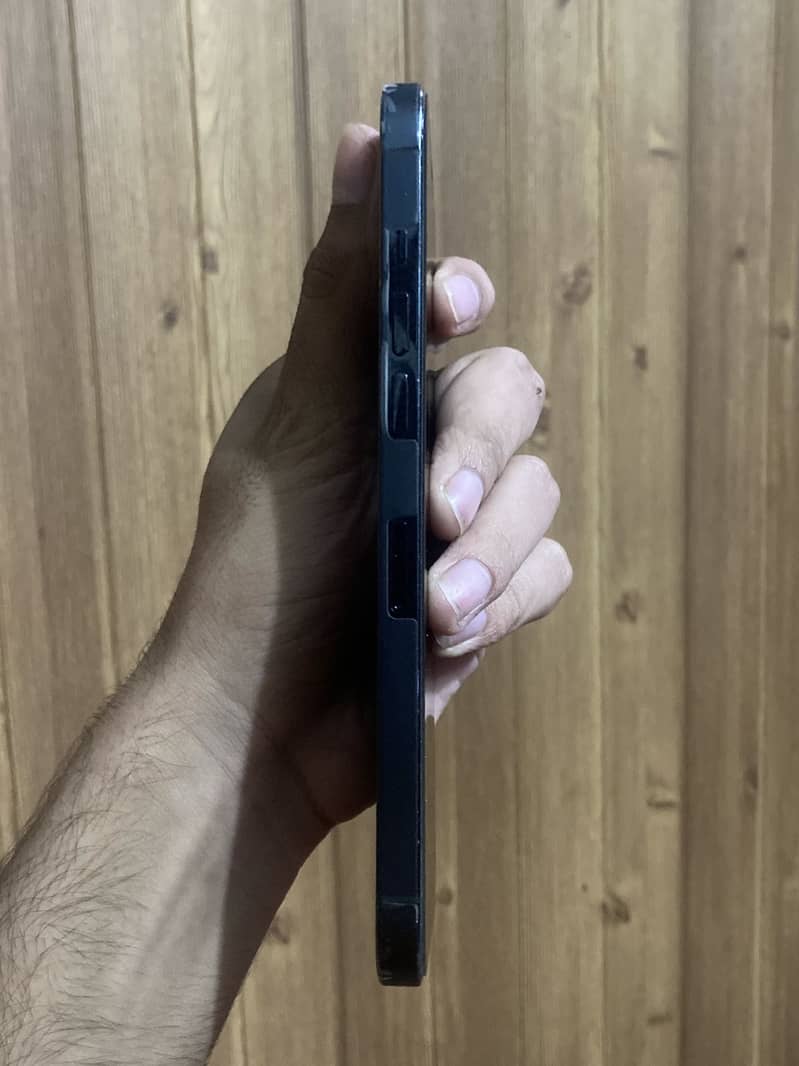 Apple iPhone 12 Pro Max 3