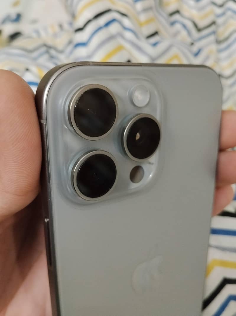 iPhone 16 pro max 6