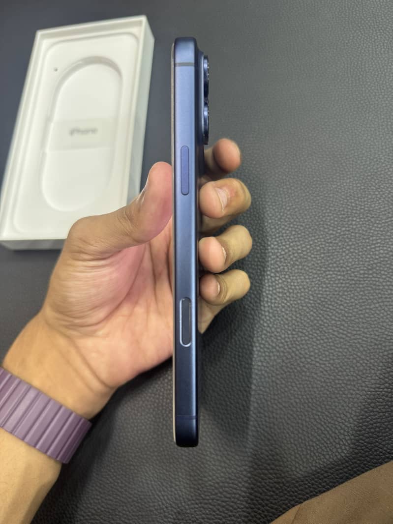 Apple iPhone 17 Pro Max 5