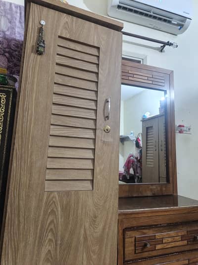 3 DOOR WARDROBE AVAILABLE FOR SALE