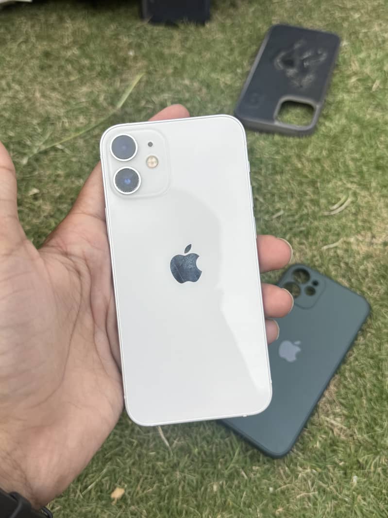 Apple iPhone 12 mini 6
